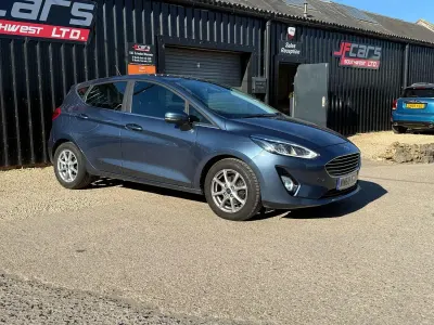 Used Ford Fiesta Zetec 100 HP (73 kW) 2018 Blue Hatchback