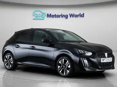 Second-hand Peugeot 208 Allure 100 CP (73 kW) 2024 Negru Hatchback