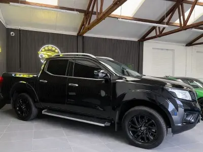 Used Nissan Navara Tekna 190 HP (139 kW) 2017 Black Pickup