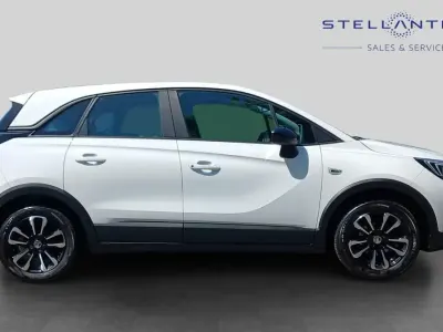 Used Vauxhall Crossland Design Edition 82 HP (60 kW) 2022 White SUV