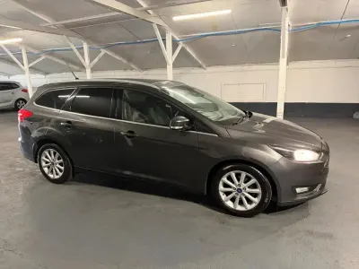 Second-hand Ford Focus Titanium 120 CP (88 kW) 2016 Gri Break