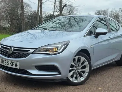 Second-hand Vauxhall Astra Design Edition 2016 Argintiu Hatchback