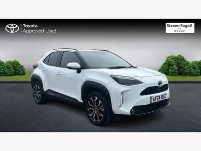Used Toyota Yaris Hybrid Design 2024 White Hatchback