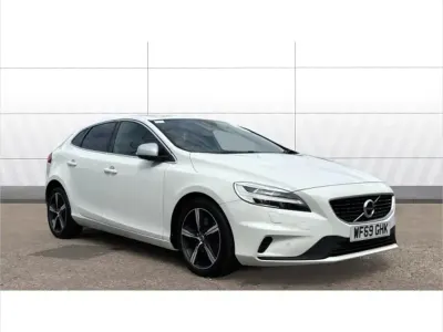 Used Volvo V40 R-Design 150 HP (110 kW) 2019 White Hatchback