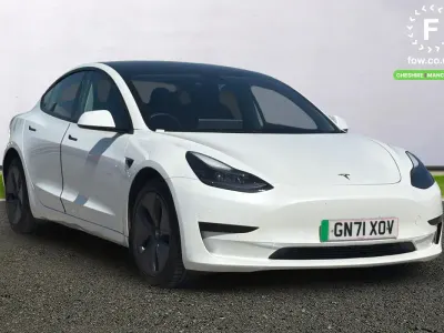 Used Tesla Model 3 Standard Range 180 kW (245 HP) 2021 White Sedan