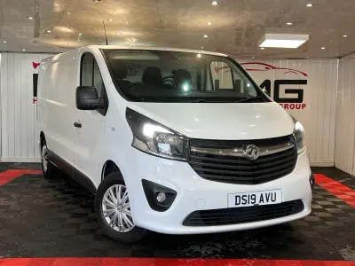 Used Vauxhall Vivaro Sportive 120 HP (88 kW) 2019 White MPV