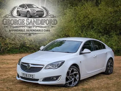 Used Vauxhall Insignia SRi 163 HP (119 kW) 2016 White Hatchback