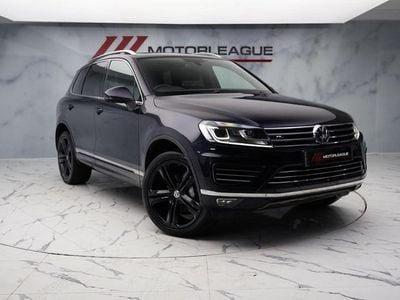 Begagnad VW Touareg R-line Plus 262 HK (192 kW) 2018 Blå SUV