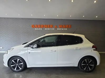 Used Peugeot 208 S 2018 White Hatchback