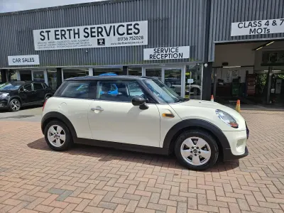 Used Mini Cooper Hatch 2017 White Hatchback