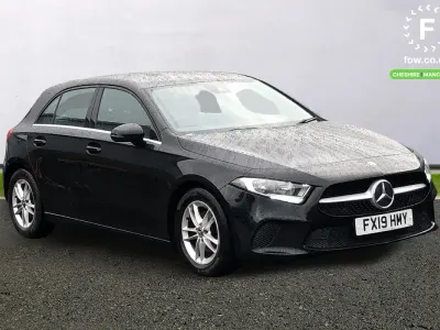 Begagnad Mercedes A180 SE 136 HK (100 kW) 2019 Svart Halvkombi