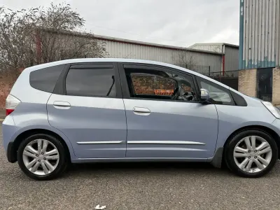 Second-hand Honda Jazz EX 100 CP (73 kW) 2009 Albastru Hatchback