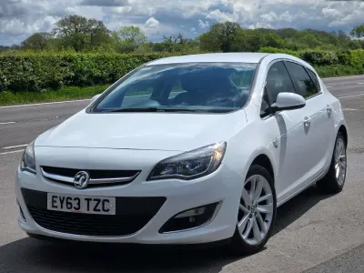 Gebraucht Vauxhall Astra SRi 140 PS (102 kW) 2014 Weiß Kleinwagen