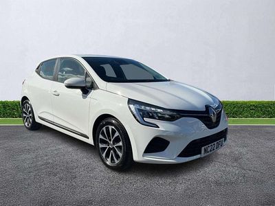 Used Renault Clio V Iconic 90 HP (66 kW) 2022 White  Hatchback