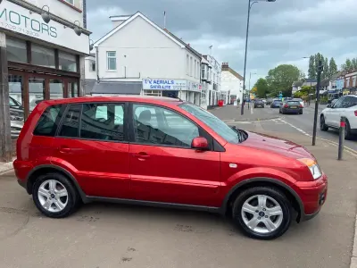 Używany Ford Fusion Zetec 80 KM (58 kW) 2010 Hatchback