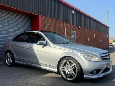 Używany Mercedes C220 2009 Srebrny Sedan/Limuzyna