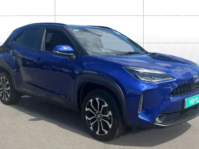 Used Toyota Yaris Hybrid Design 116 HP (85 kW) 2023 Blue Estate