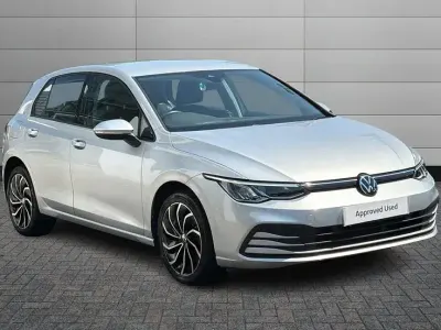 Used VW Golf VIII Life 150 HP (110 kW) 2023 Reflex silver Hatchback