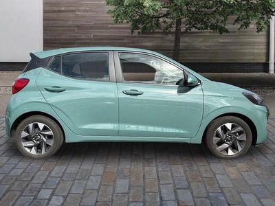 Used Hyundai i10 Advanced 67 HP (49 kW) 2023 Green Hatchback