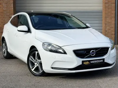 Used Volvo V40 SE 180 HP (132 kW) 2013 White Hatchback