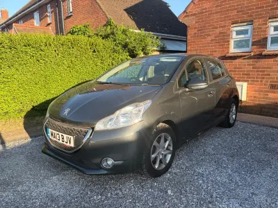 Begagnad Peugeot 208 Active 2013 Grå Halvkombi