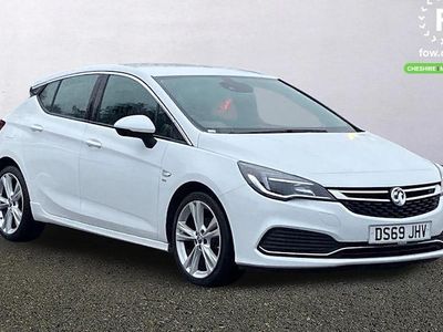 Used Vauxhall Astra Active 150 HP (110 kW) 2019 White Hatchback