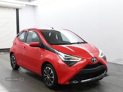 Used Toyota Aygo X-play 72 HP (52 kW) 2019 Red Hatchback