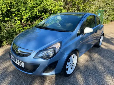 Second-hand Vauxhall Corsa 2014 Albastru Hatchback
