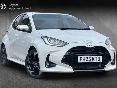 Used Toyota Yaris 130 HP (95 kW) 2025 White Hatchback