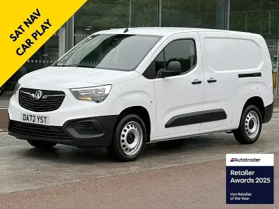 Used Vauxhall Combo 100 HP (73 kW) 2022 White MPV