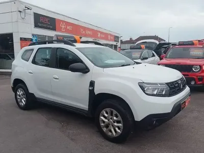 Used Dacia Duster Comfort 91 HP (66 kW) 2022 White SUV