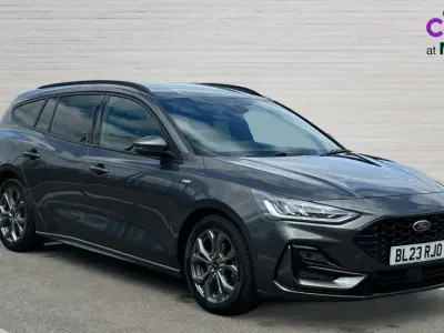Used Ford Focus ST-Line 125 HP (91 kW) 2023 Grey Estate