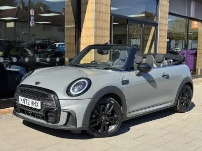 Usado Mini Cooper Cabriolet Sport 136 HP (100 kW) 2022 Cinzento Cabrios