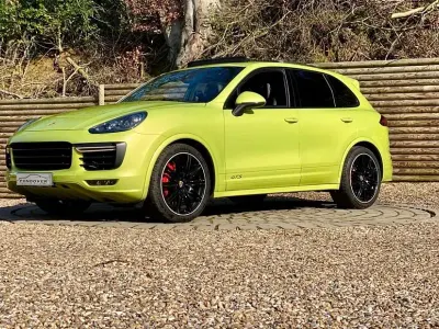 Used Porsche Cayenne 433 HP (318 kW) 2016 Green SUV