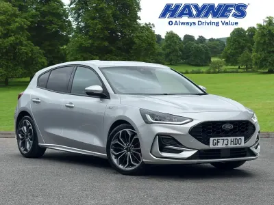 Usado Ford Focus ST-Line X 2023 Prateado Citadino