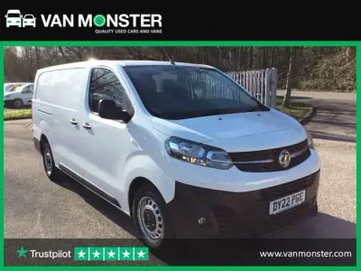 Second-hand Vauxhall Vivaro 100 CP (73 kW) 2022 Alb Monovolum