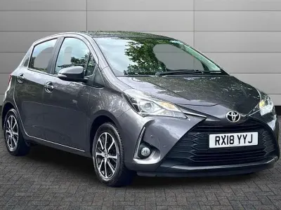 Gebraucht Toyota Yaris 111 PS (81 kW) 2018 Grau Kleinwagen