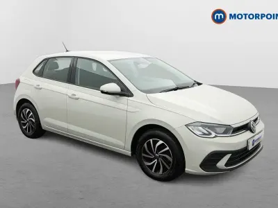 Begagnad VW Polo Life 2022 Grå Halvkombi