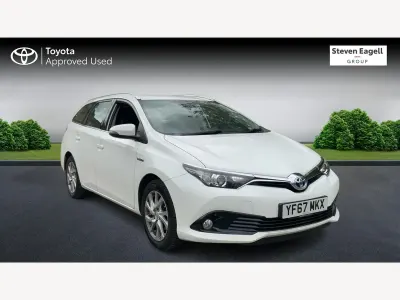 Used Toyota Auris Hybrid 2017 White Estate