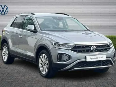 Usado VW T-Roc 150 HP (110 kW) 2025 SUV