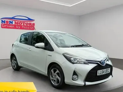 Used Toyota Yaris 101 HP (74 kW) 2014 White Hatchback