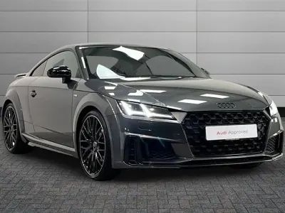 Usado Audi TT Black Edition 197 HP (144 kW) 2023 Cinzento Coupé