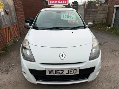 Used Renault Clio Dynamique 2012 White Hatchback