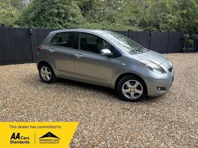 Used Toyota Yaris 87 HP (63 kW) 2010 Silver Hatchback