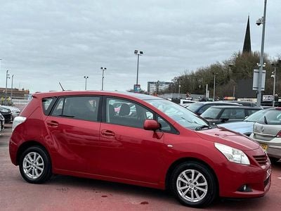Used Toyota Verso 2011 Red MPV