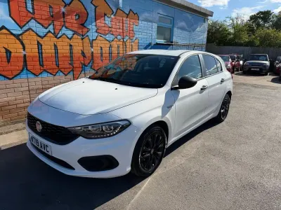 Käytetty Fiat Tipo Easy 95 HP (69 kW) 2019 Valkoinen Viistoperä