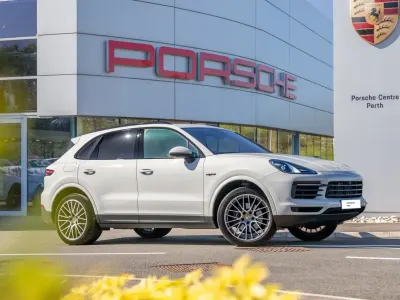 Używany Porsche Cayenne Platinum Edition 2023 Szary SUV