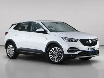 Used Vauxhall Grandland X Business Edition 131 HP (96 kW) 2020 White SUV