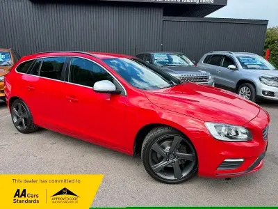 Używany Volvo V60 R-Design 115 KM (84 kW) 2015 Czerwony Kombi