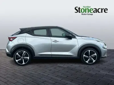 Gebraucht Nissan Juke Tekna+ 143 PS (105 kW) 2023 Silber SUV